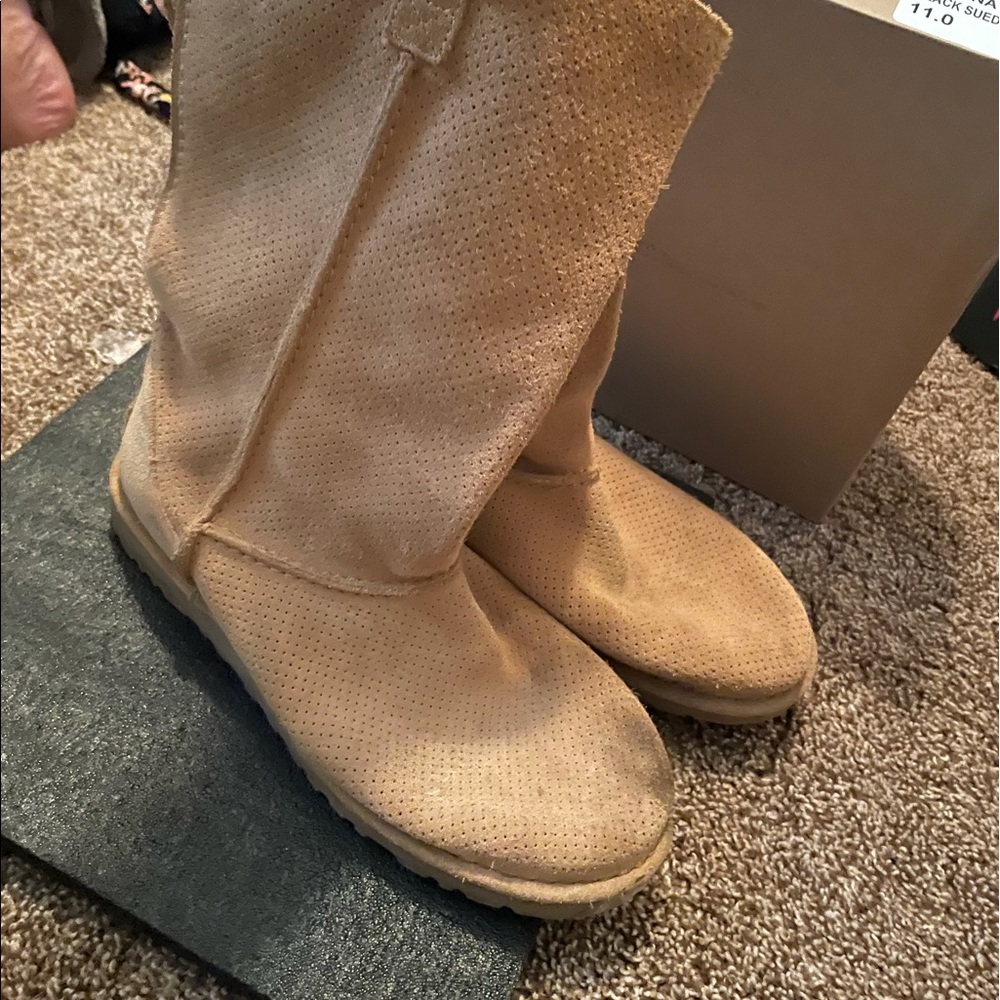 UGG BOOTS